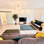 Convenient 2 Bedroom Flat Near Luxembourg Gare