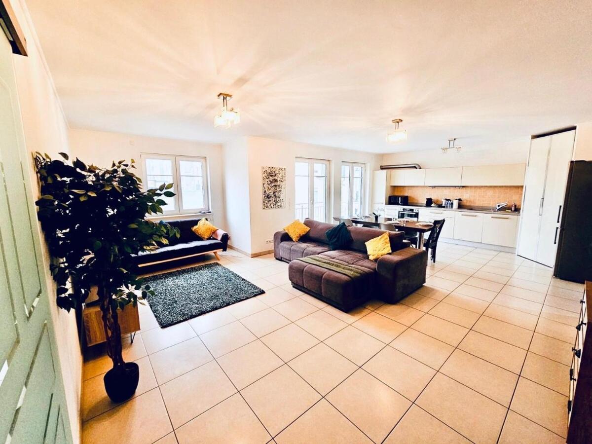Convenient 2 Bedroom Flat Near Gare
