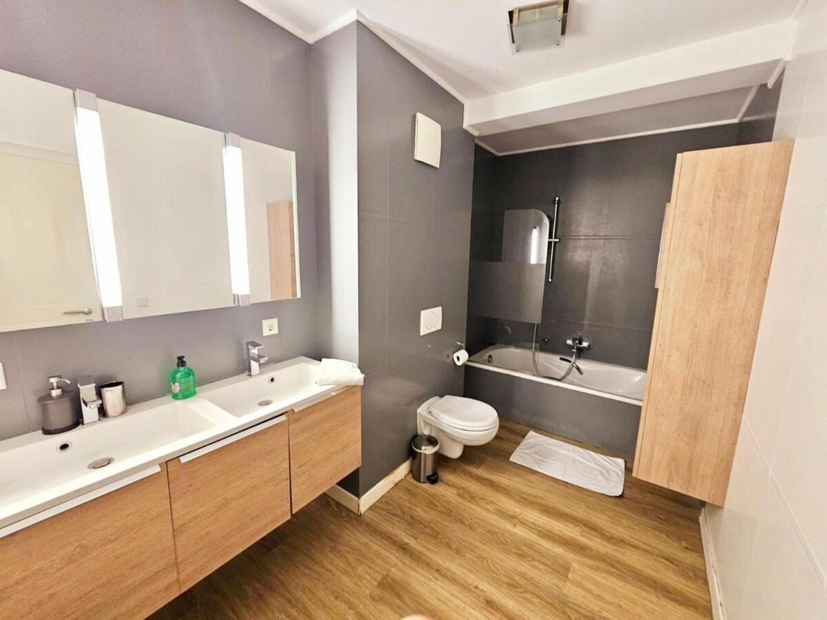 Convenient 2 Bedroom Flat Near Gare