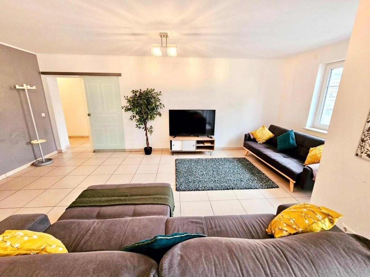 Convenient 2 Bedroom Flat Near Gare